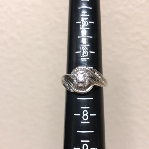 Diamond Ring - Picture 2 of 6